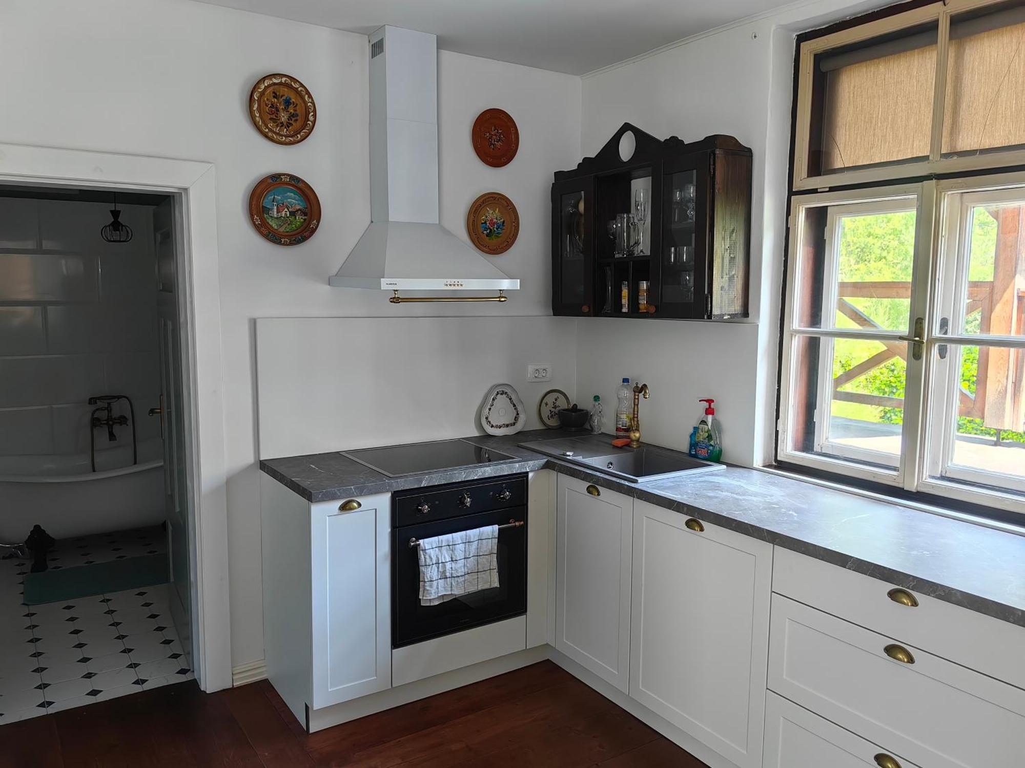 Hisa Hortenzija Luce Luaran gambar