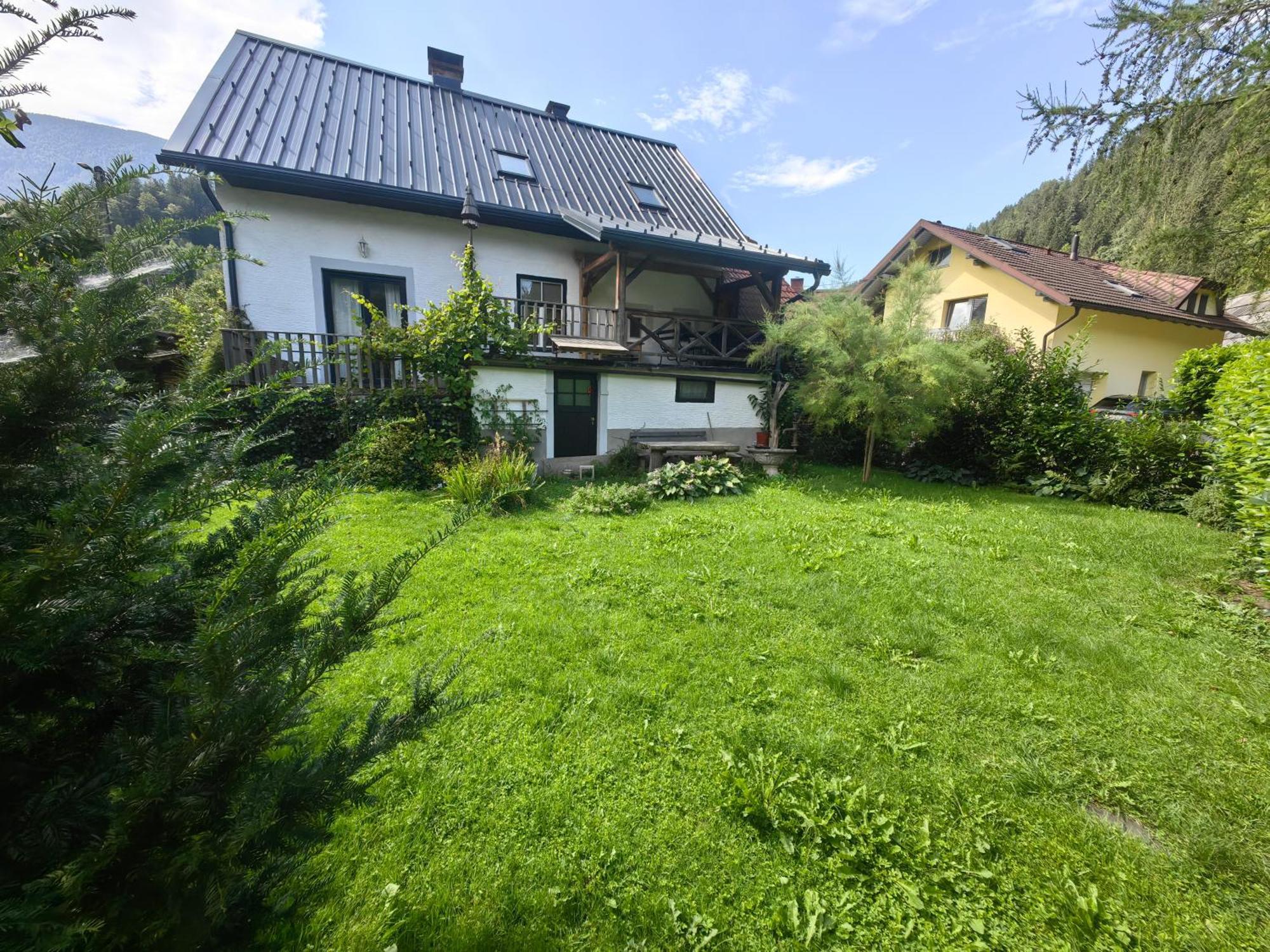 Hisa Hortenzija Luce Luaran gambar