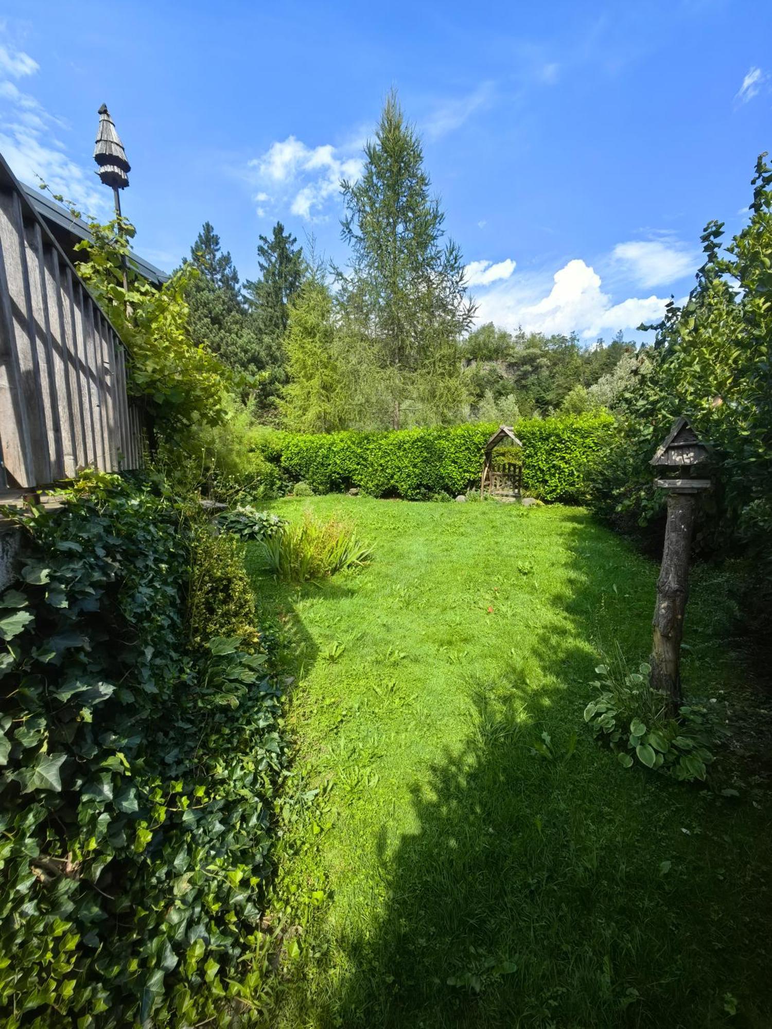 Hisa Hortenzija Luce Luaran gambar